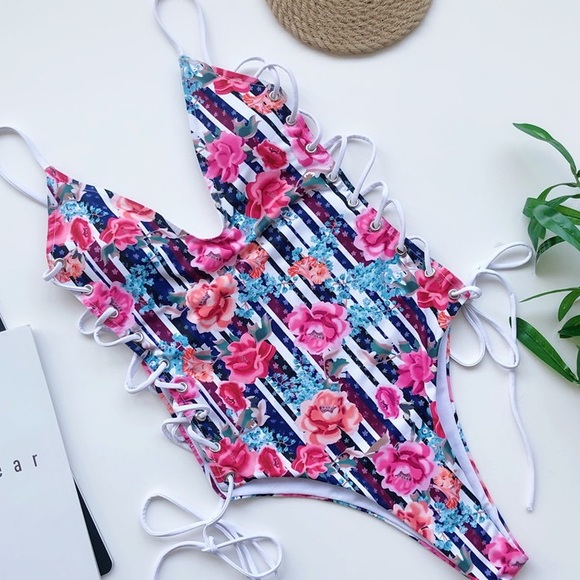 B2G1♦️🆕 Floral Lace Tied One Piece Swimwear - Picture 5 of 8
